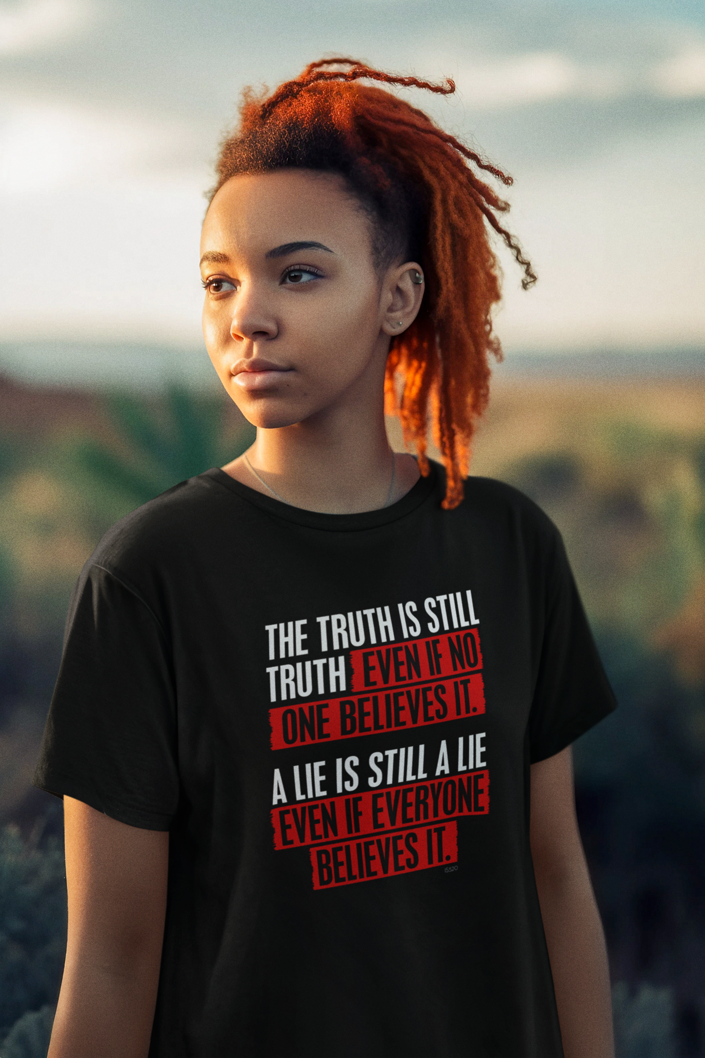 The Truth is still the Truth. T Shirt.