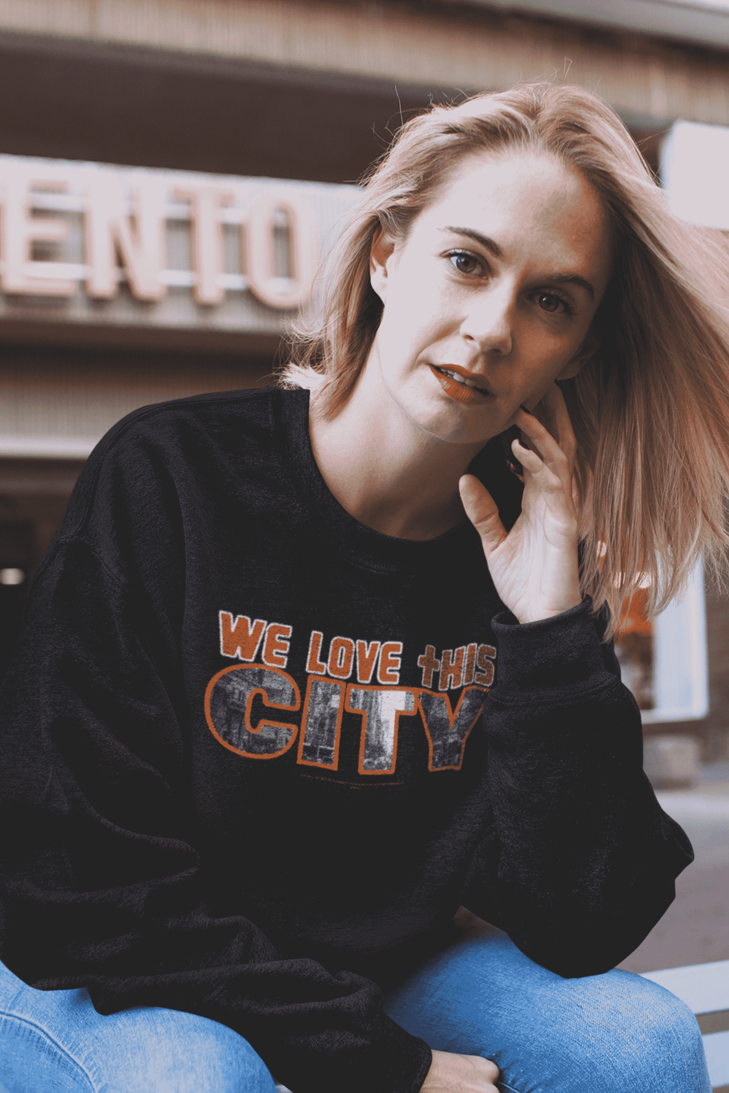 We love this City. Sweatshirt.